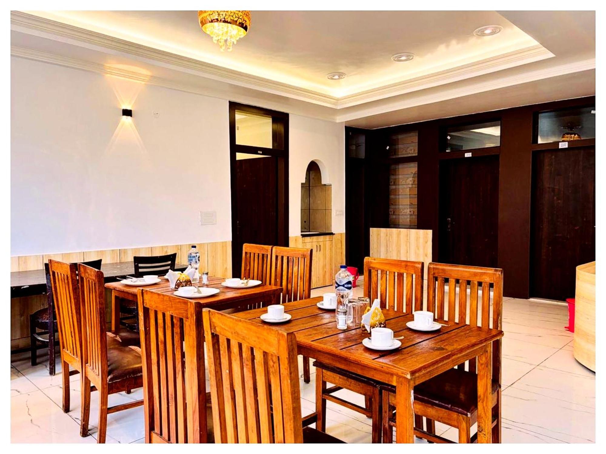 Hotel Premium Travellers # Inn Near Temple - Fully Air Conditioning Hotel - Hygiene And Spacious Room - A Top Rated Luxuary Hotel Merces Exterior foto