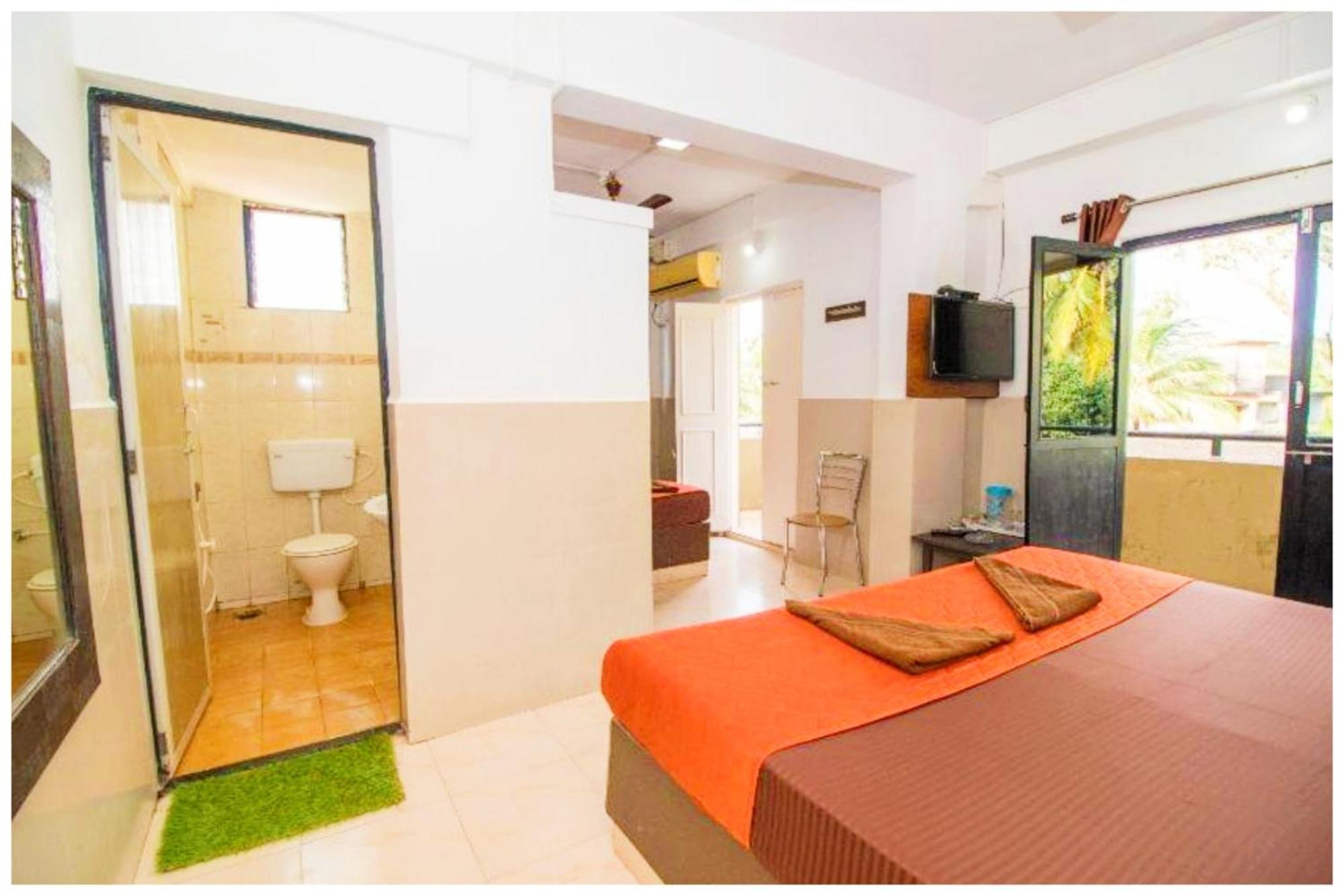 Hotel Premium Travellers # Inn Near Temple - Fully Air Conditioning Hotel - Hygiene And Spacious Room - A Top Rated Luxuary Hotel Merces Exterior foto